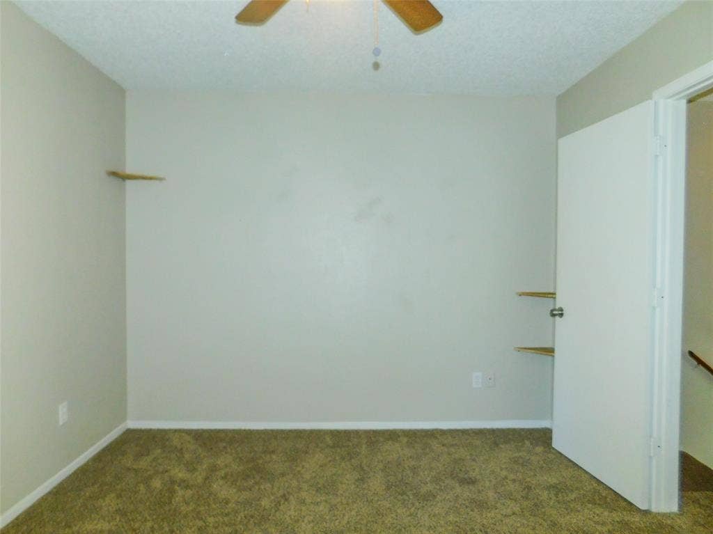 1137 Dallas Drive, Denton, TX 76205 1137 Dallas Drive, Denton, TX 76205