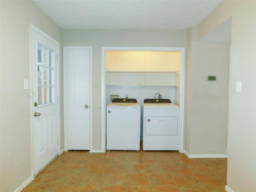 1137 Dallas Drive, Denton, TX 76205 1137 Dallas Drive, Denton, TX 76205