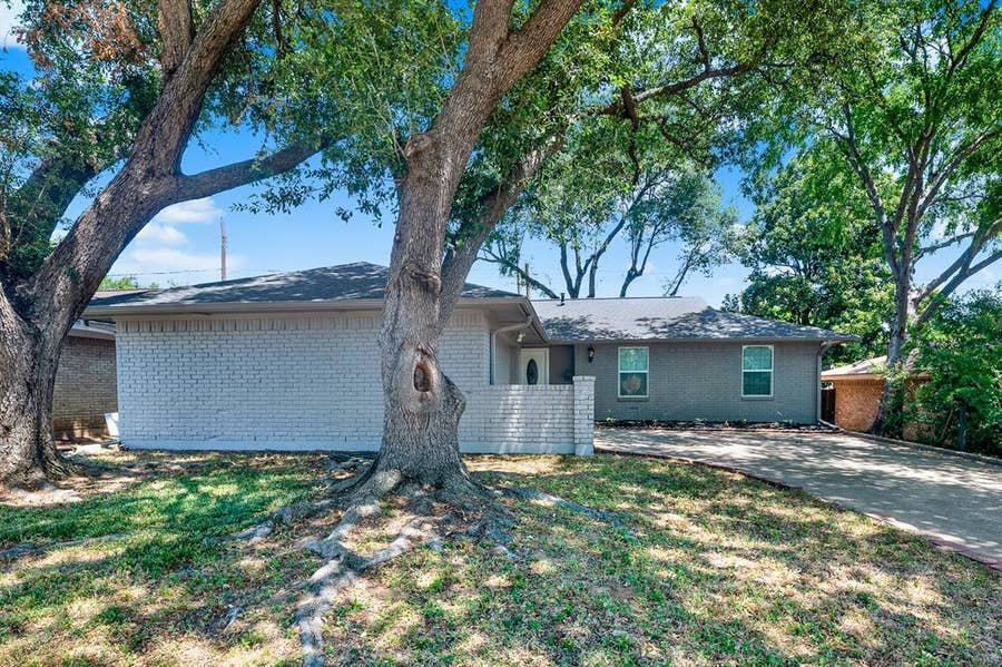 Property photo for 2309 Indian Creek Drive, Irving, TX