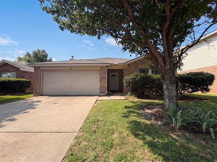 Property photo for 9100 Chisholm Trail, Cross Roads, TX