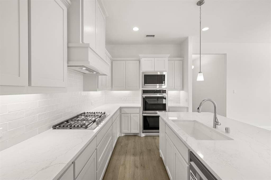 2662 Hot Springs Drive, Corinth, TX 76210 2662 Hot Springs- Kitchen-3