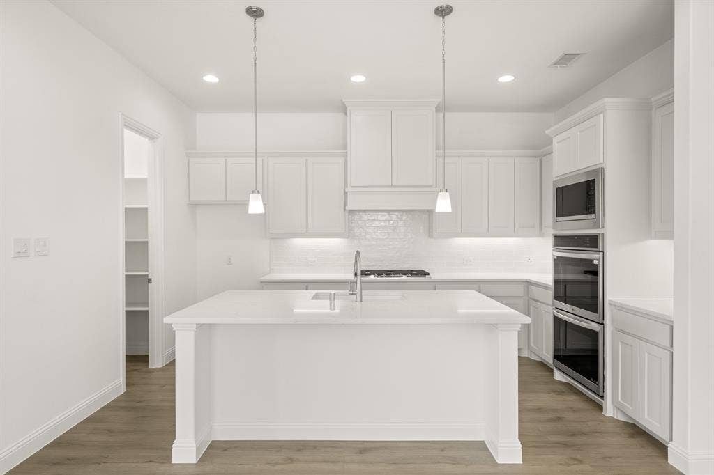 2662 Hot Springs Drive, Corinth, TX 76210 2662 Hot Springs- Kitchen-1