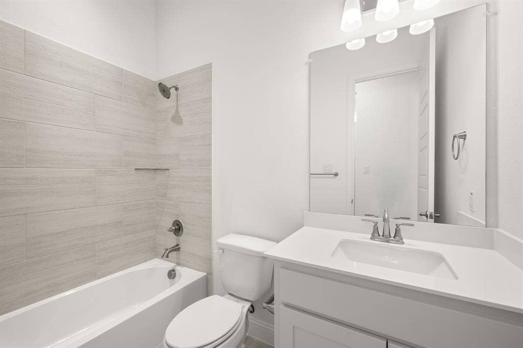 2662 Hot Springs Drive, Corinth, TX 76210 2662 Hot Springs- Bathroom-1