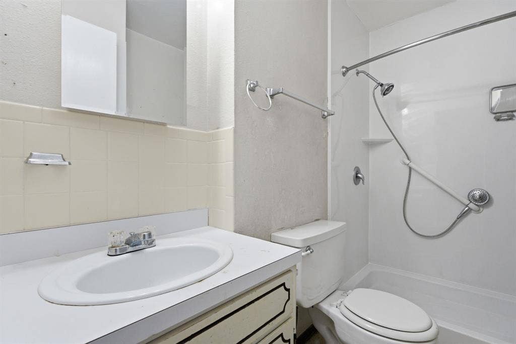 2307 Pinkerton, Tyler, TX 75701 2307 Pinkerton, Tyler, TX 75701