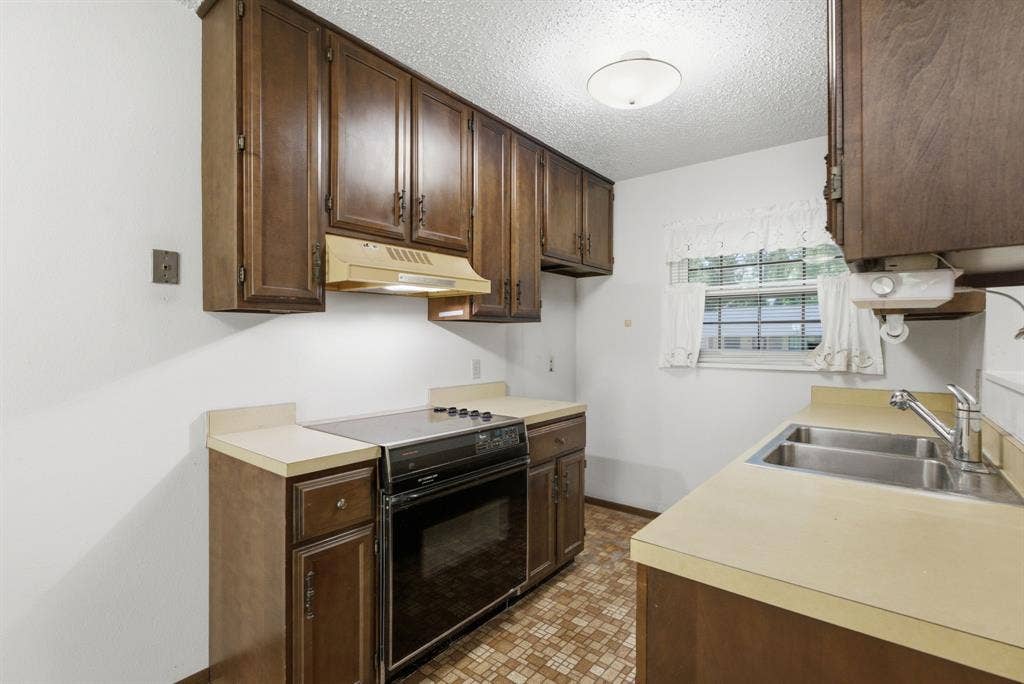 2307 Pinkerton, Tyler, TX 75701 2307 Pinkerton, Tyler, TX 75701