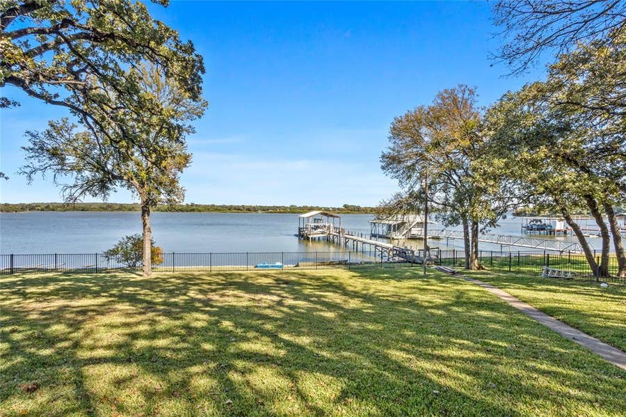 Property photo for 916 Kimbrough Road, Azle, TX