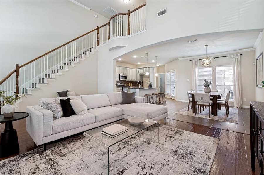 Property photo for 4916 Empire Way, Irving, TX