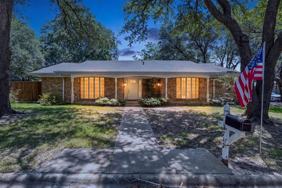 Property photo for 2712 Rix Street, Commerce, TX