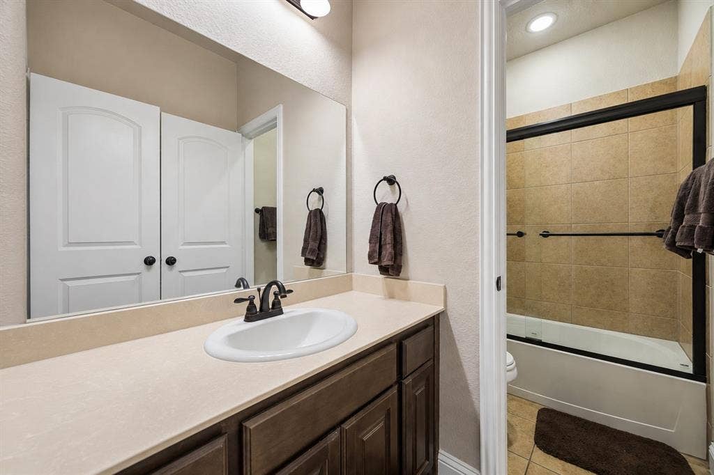 333 Pecos Drive, Crandall, TX 75114