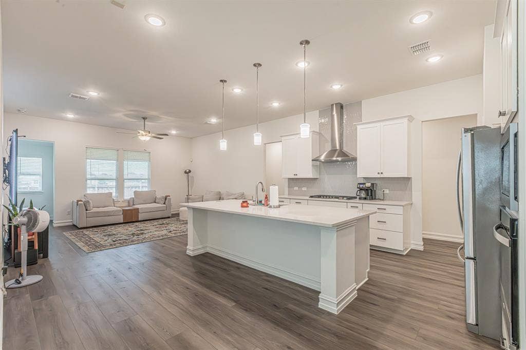 4313 Knight Street, Midlothian, TX 76065 4313 Knight Street, Midlothian, TX 76065