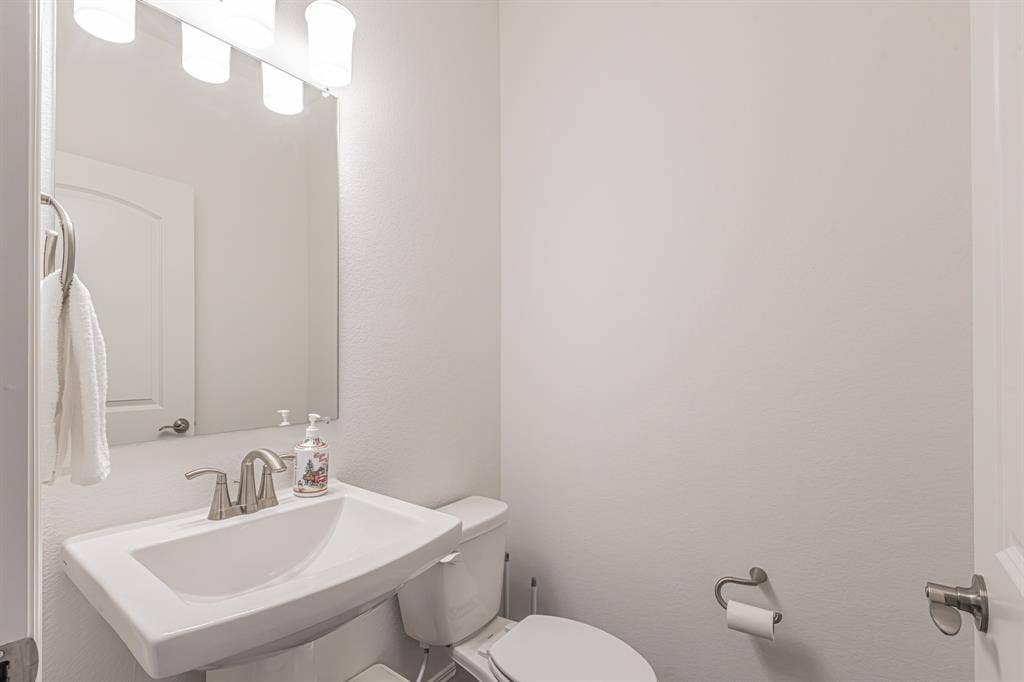 4313 Knight Street, Midlothian, TX 76065 4313 Knight Street, Midlothian, TX 76065