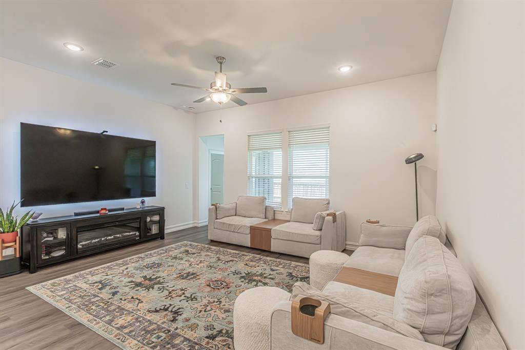 4313 Knight Street, Midlothian, TX 76065 4313 Knight Street, Midlothian, TX 76065
