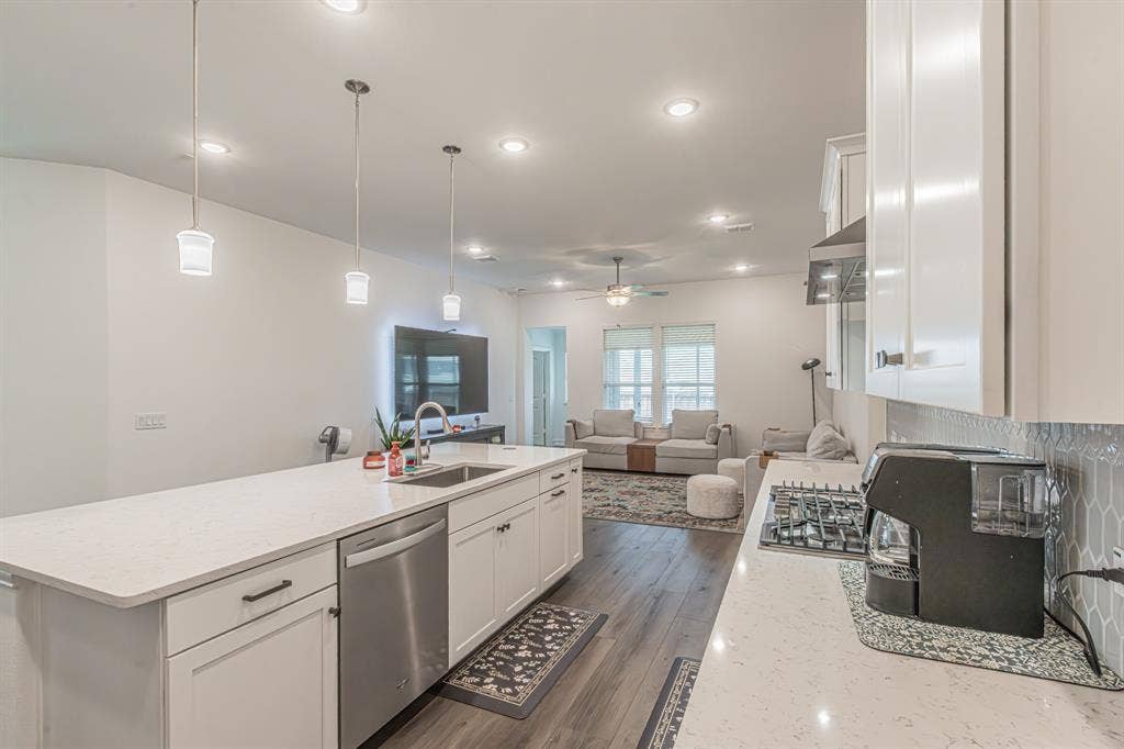 4313 Knight Street, Midlothian, TX 76065 4313 Knight Street, Midlothian, TX 76065