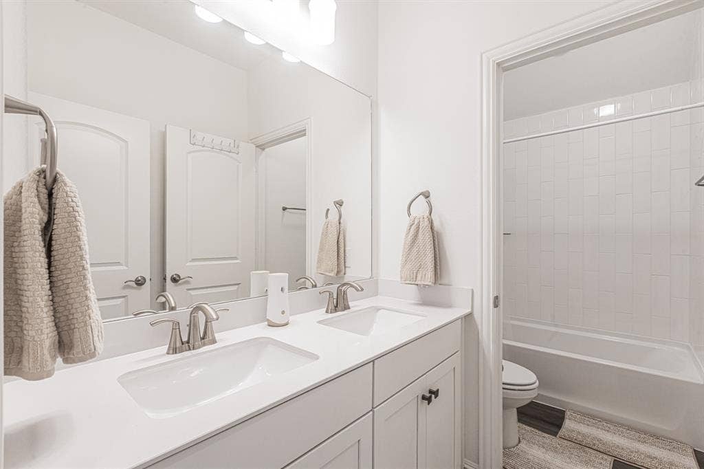 4313 Knight Street, Midlothian, TX 76065 4313 Knight Street, Midlothian, TX 76065