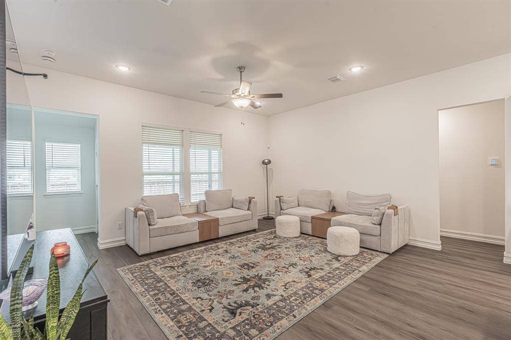 4313 Knight Street, Midlothian, TX 76065 4313 Knight Street, Midlothian, TX 76065