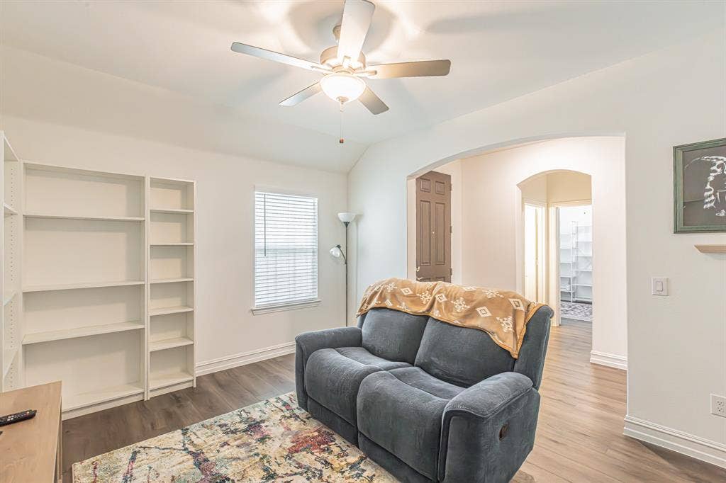 4313 Knight Street, Midlothian, TX 76065 4313 Knight Street, Midlothian, TX 76065