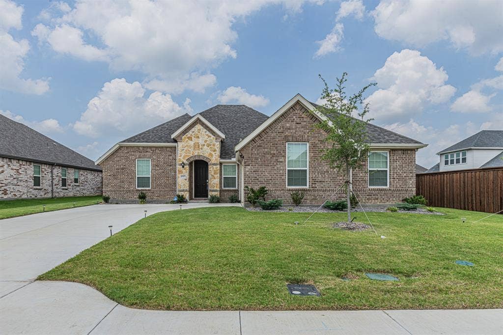 4313 Knight Street, Midlothian, TX 76065 4313 Knight Street, Midlothian, TX 76065