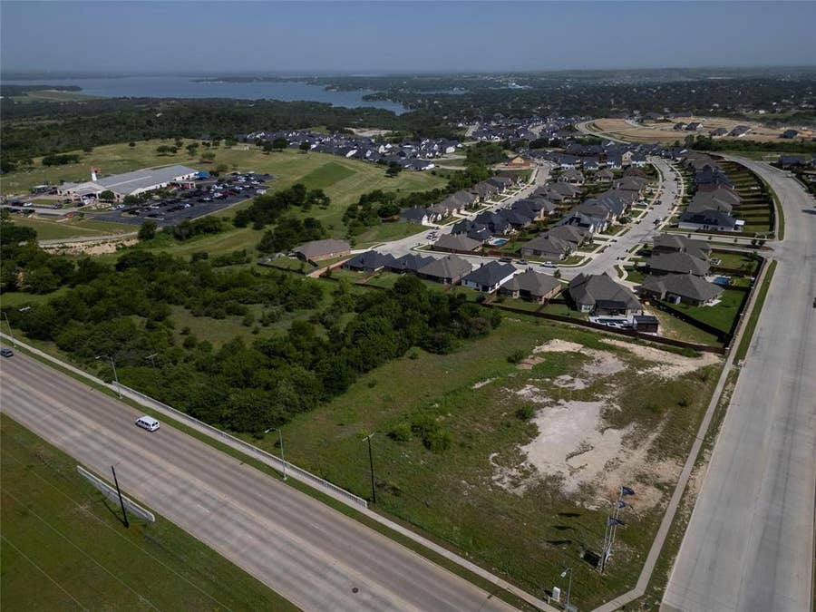 Property photo for 6801 Lake Country Drive, Fort Worth, TX