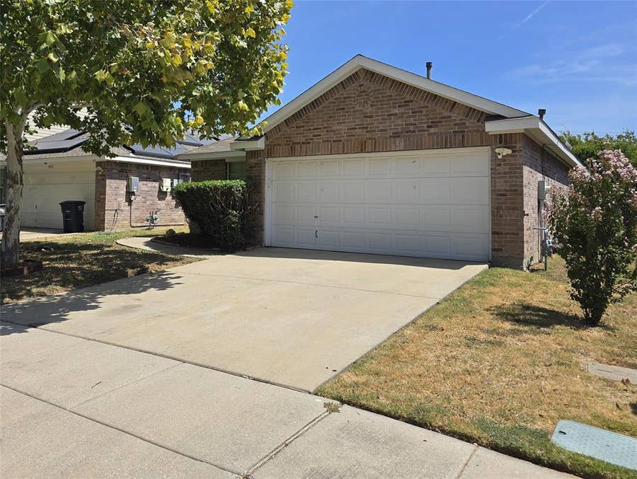 Property photo for 8928 Sunny Hollow Drive, Fort Worth, TX