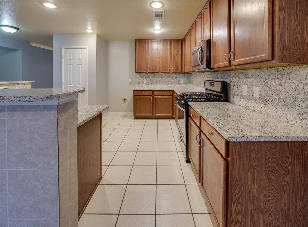 506 Hickory Lane, Fate, TX 75087 506 Hickory Lane, Fate, TX 75087