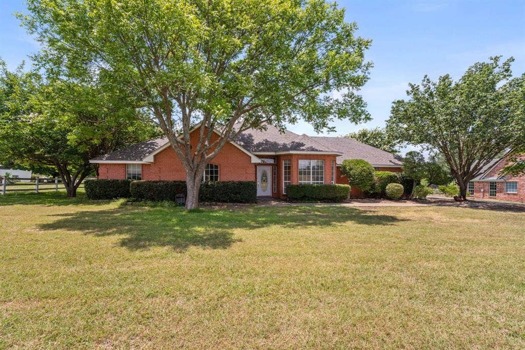 4016 Ovilla Road, Waxahachie, TX 75167 4016 Ovilla Road, Waxahachie, TX 75167