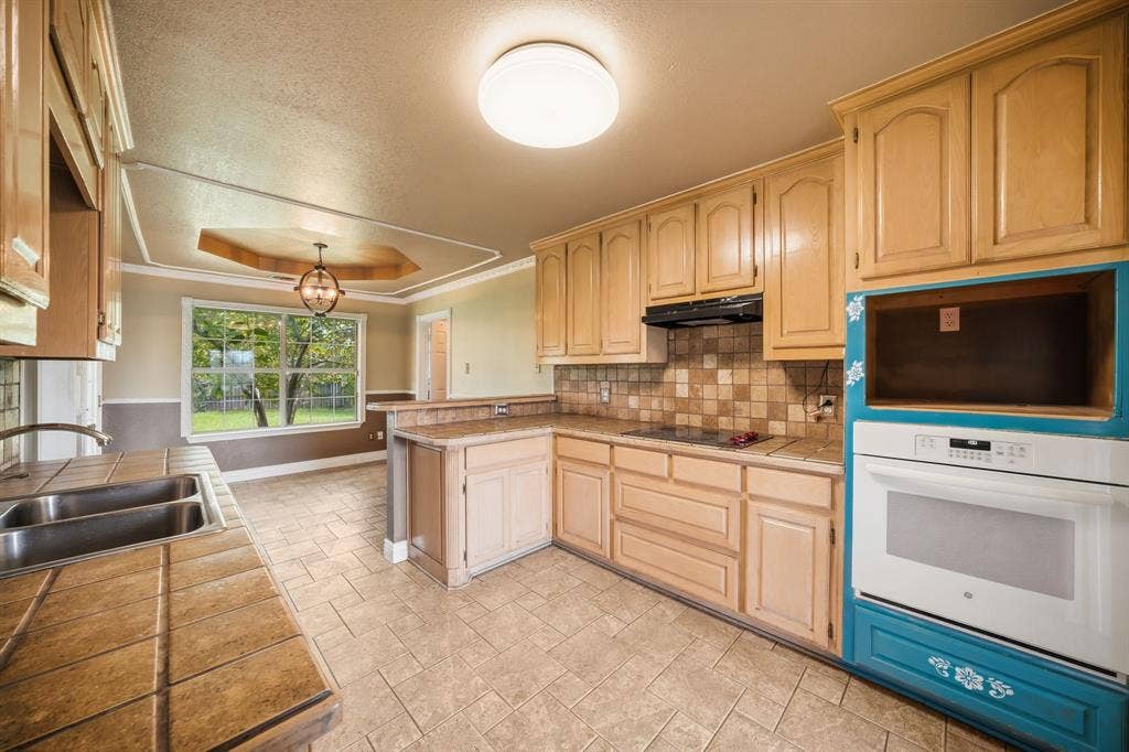 4016 Ovilla Road, Waxahachie, TX 75167 4016 Ovilla Road, Waxahachie, TX 75167