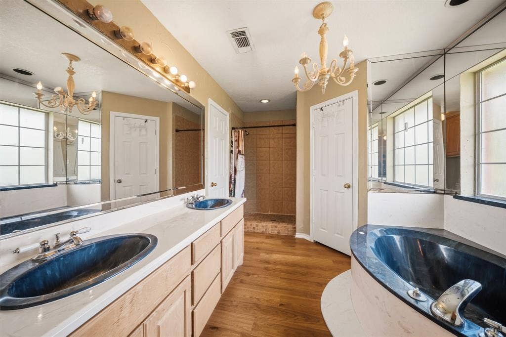 4016 Ovilla Road, Waxahachie, TX 75167 4016 Ovilla Road, Waxahachie, TX 75167