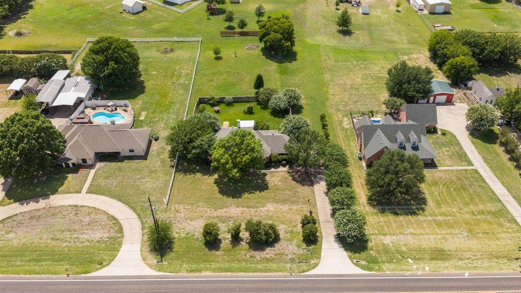 4016 Ovilla Road, Waxahachie, TX 75167 4016 Ovilla Road, Waxahachie, TX 75167
