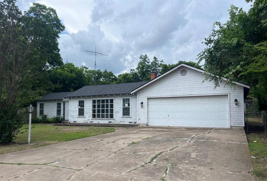 Property photo for 717 Tulane Street, Beverly Hills, TX