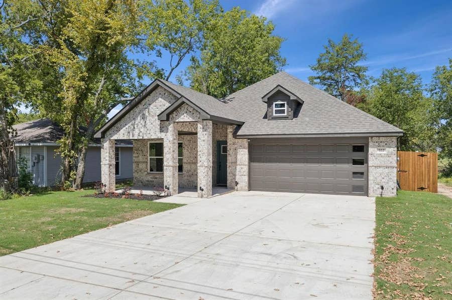 Property photo for 512 Frazier Street, Terrell, TX