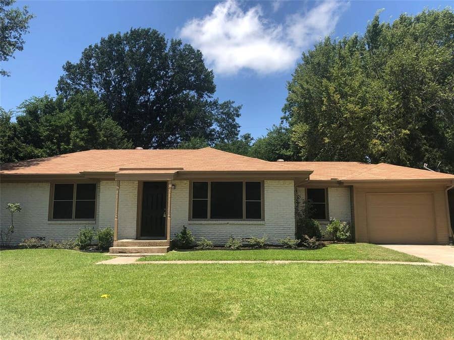 Property photo for 1806 Austin Drive, Kaufman, TX