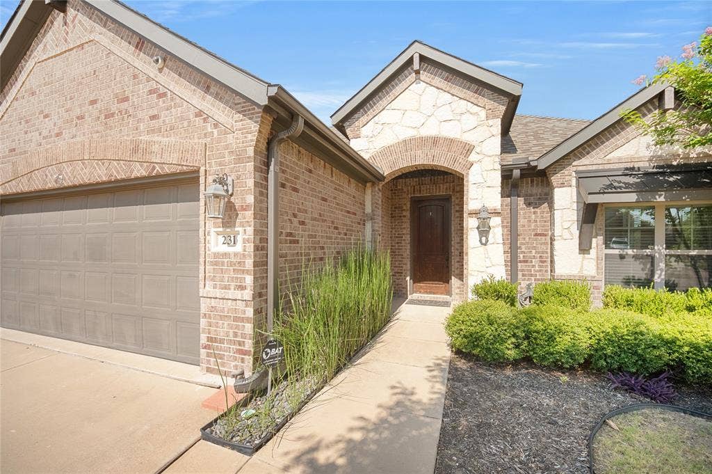 231 Carson Drive, Waxahachie, TX 75167 231 Carson Drive, Waxahachie, TX 75167