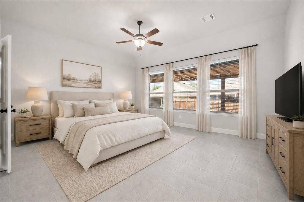 231 Carson Drive, Waxahachie, TX 75167 Virtually Staged- oversized master with plenty of room for extra furniture or a seating area.