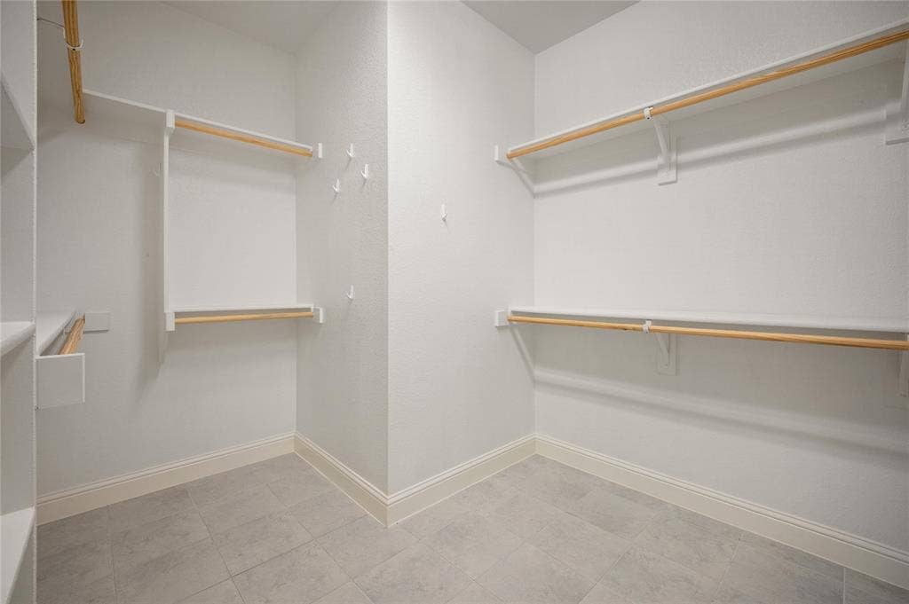 231 Carson Drive, Waxahachie, TX 75167 Massive 14x8 master closet with built in shelving