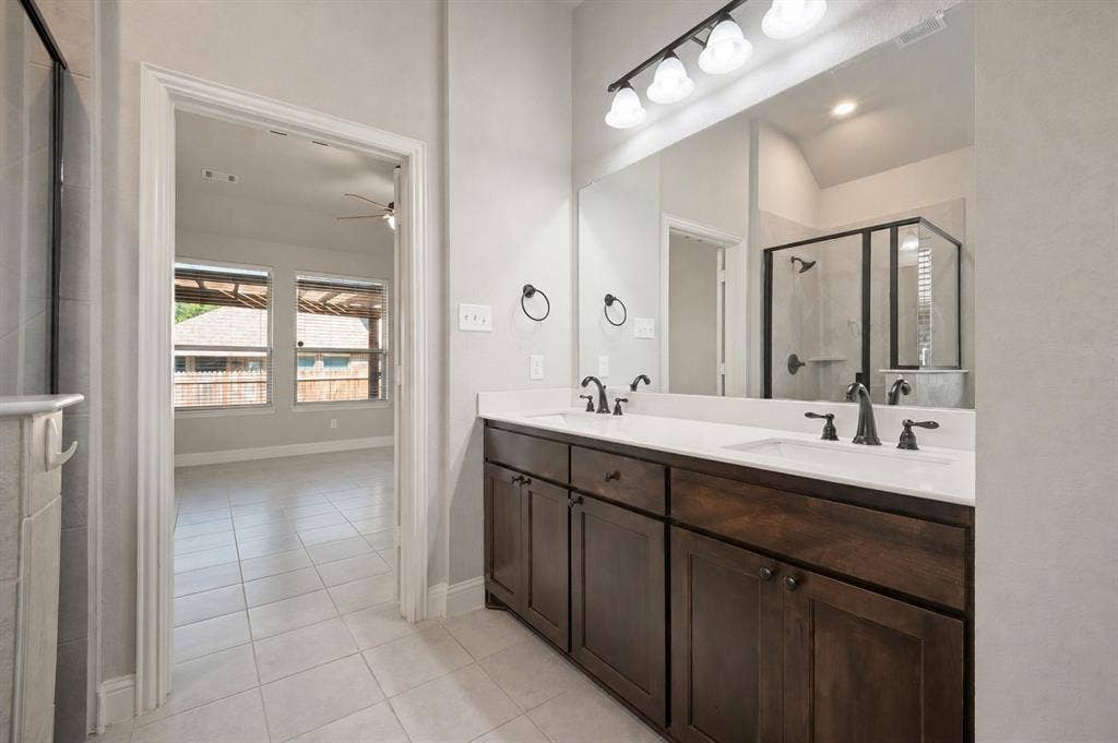 231 Carson Drive, Waxahachie, TX 75167 231 Carson Drive, Waxahachie, TX 75167