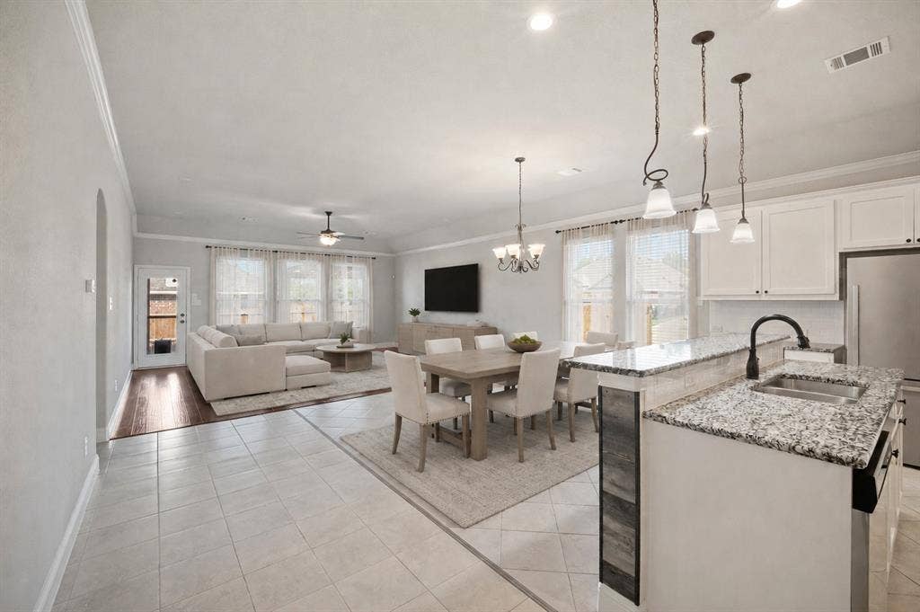 231 Carson Drive, Waxahachie, TX 75167 Virtually staged