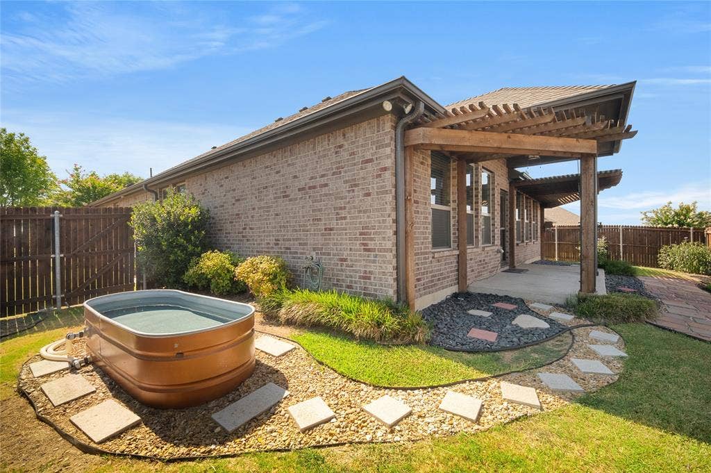 231 Carson Drive, Waxahachie, TX 75167 Very unique above ground pool with filtration system. 2 ft deep, 3ft wide and 8 ft long.