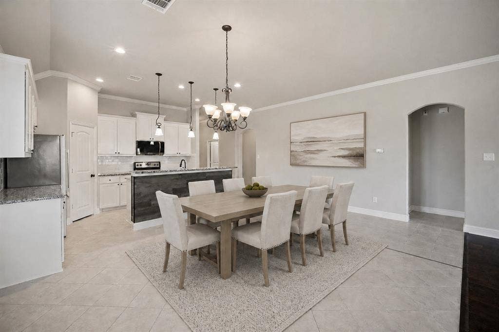 231 Carson Drive, Waxahachie, TX 75167 Virtually staged