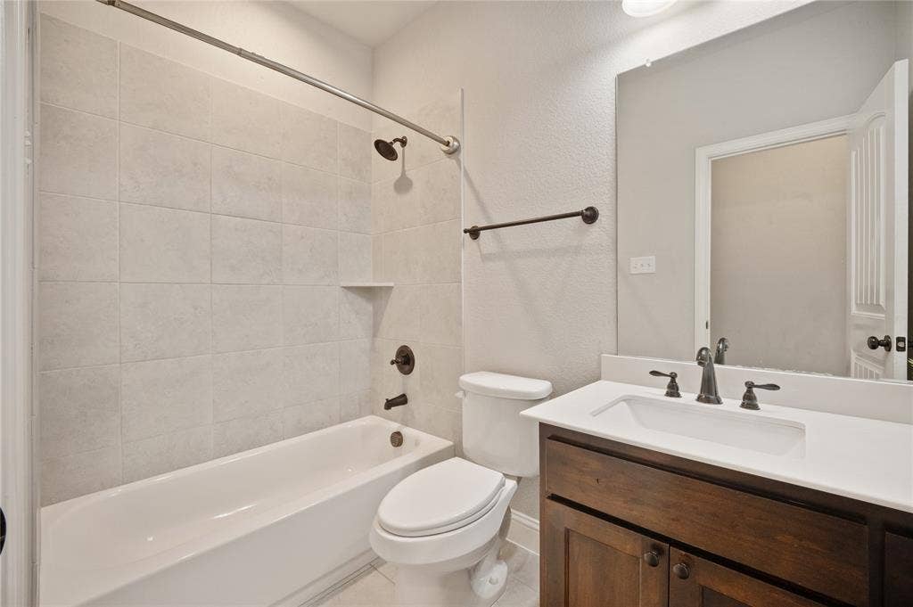 231 Carson Drive, Waxahachie, TX 75167 231 Carson Drive, Waxahachie, TX 75167