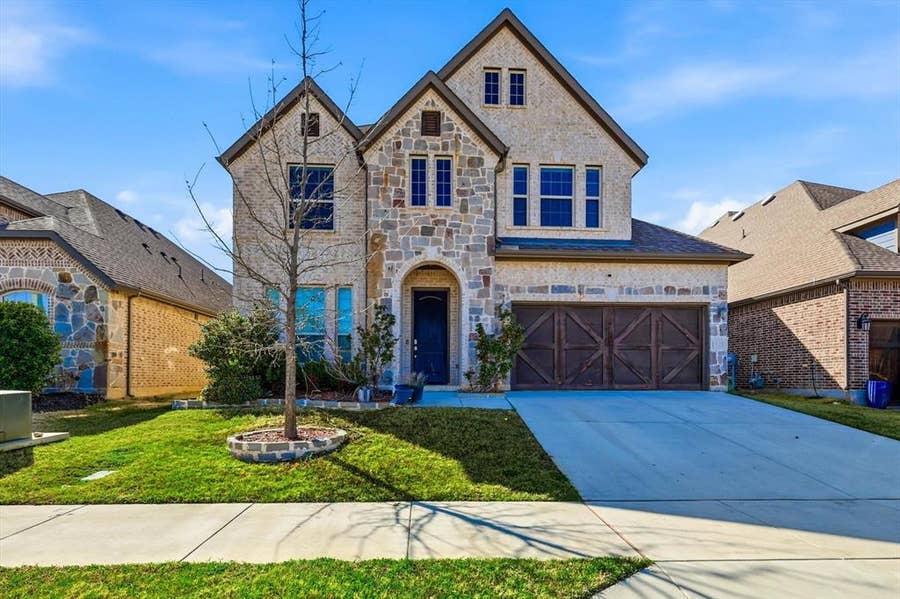 Property photo for 2717 Calloway Creek Drive, Fort Worth, TX