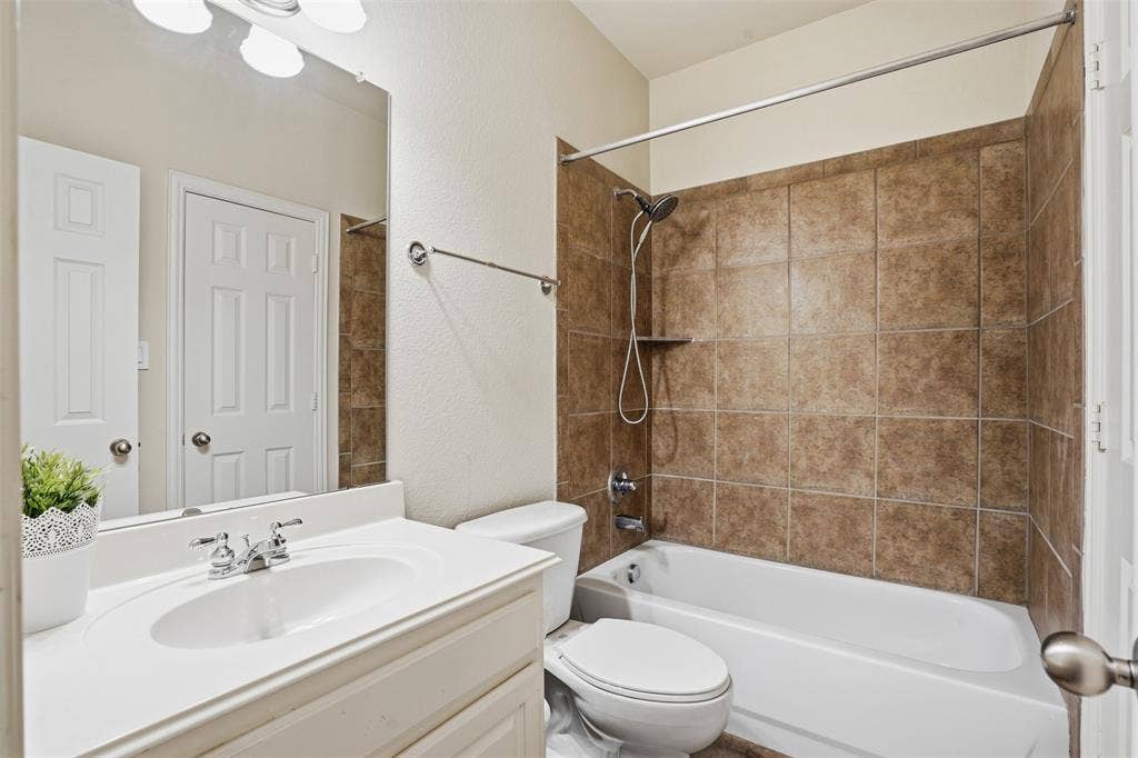 2013 Chessington Lane, McKinney, TX 75072 2013 Chessington Lane, McKinney, TX 75072
