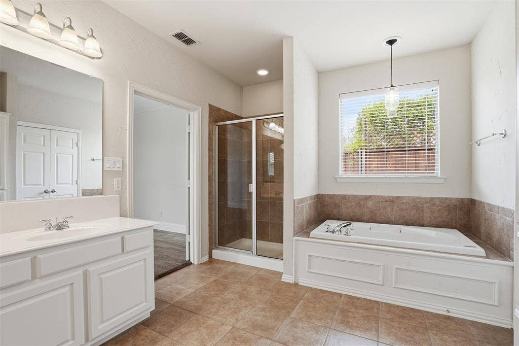 2013 Chessington Lane, McKinney, TX 75072 2013 Chessington Lane, McKinney, TX 75072
