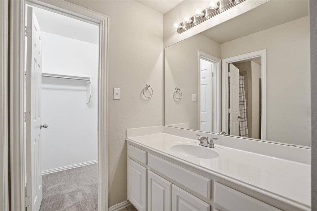 2013 Chessington Lane, McKinney, TX 75072 2013 Chessington Lane, McKinney, TX 75072