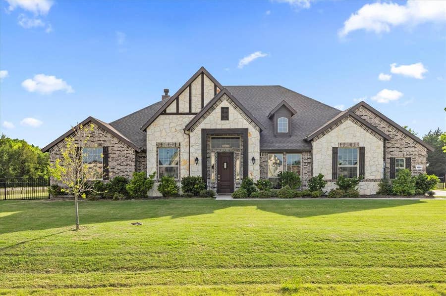 Property photo for 1600 Lynx Loop, Forney, TX