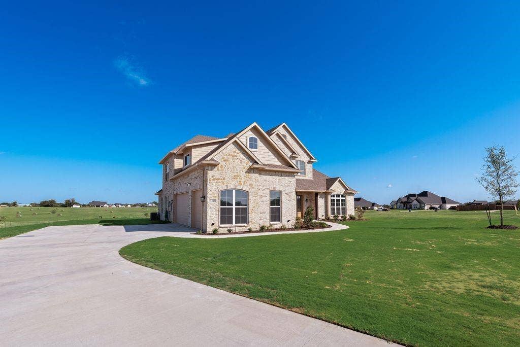 6421 Dalyn Drive, Midlothian, TX 76065 6421 Dalyn Drive, Midlothian, TX 76065