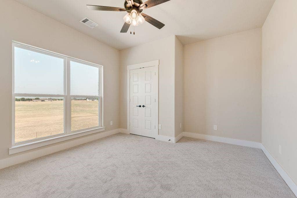 6421 Dalyn Drive, Midlothian, TX 76065 6421 Dalyn Drive, Midlothian, TX 76065