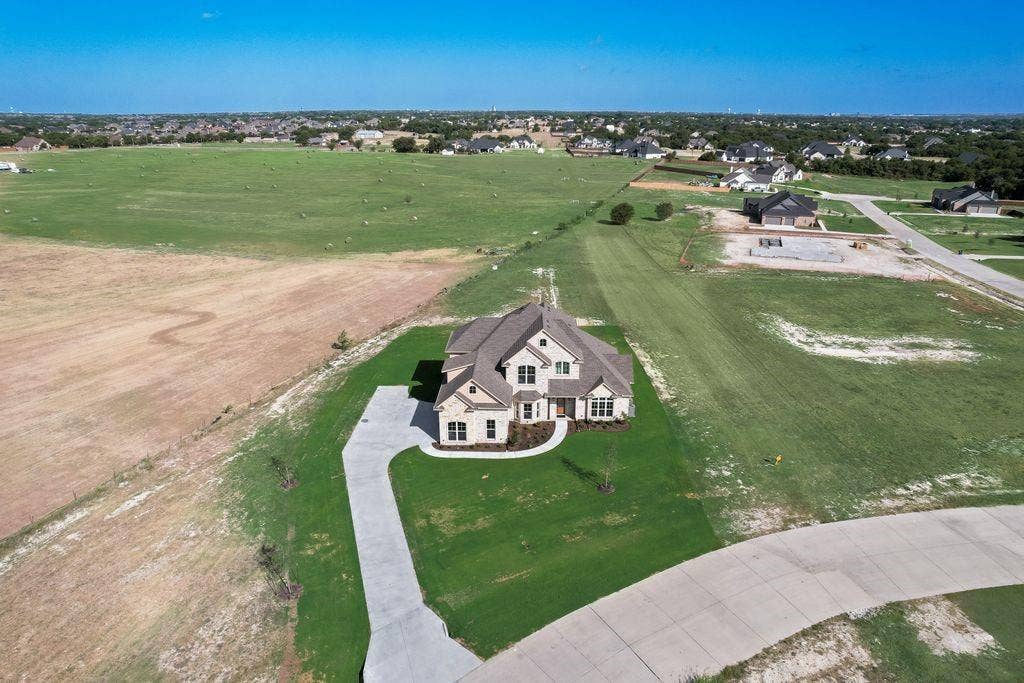 6421 Dalyn Drive, Midlothian, TX 76065 6421 Dalyn Drive, Midlothian, TX 76065