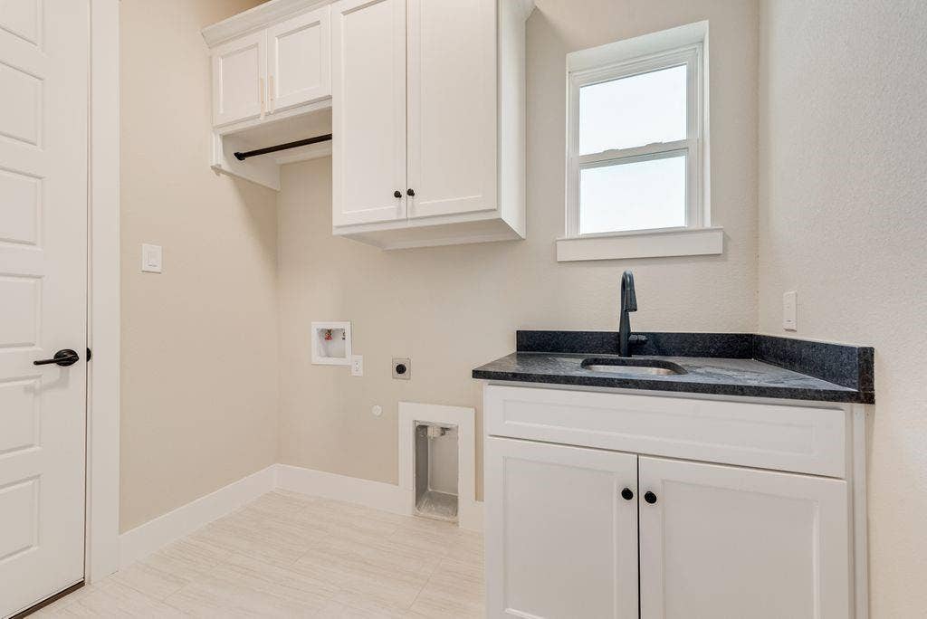 6421 Dalyn Drive, Midlothian, TX 76065 6421 Dalyn Drive, Midlothian, TX 76065