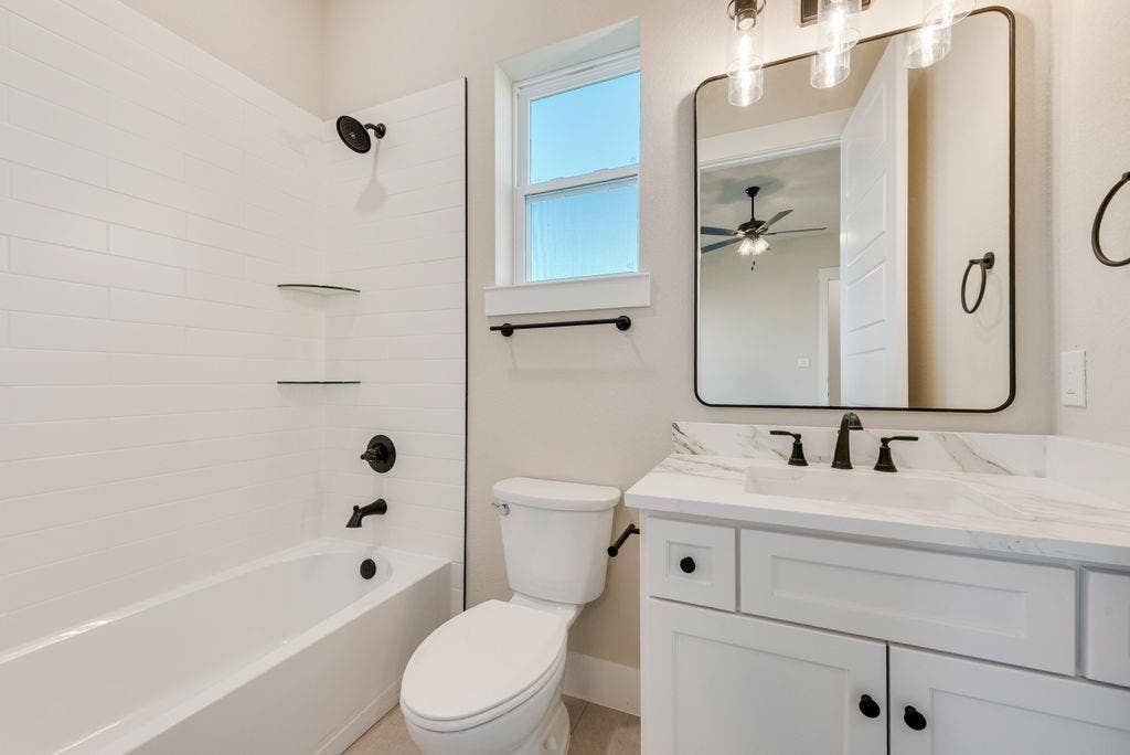 6421 Dalyn Drive, Midlothian, TX 76065 6421 Dalyn Drive, Midlothian, TX 76065