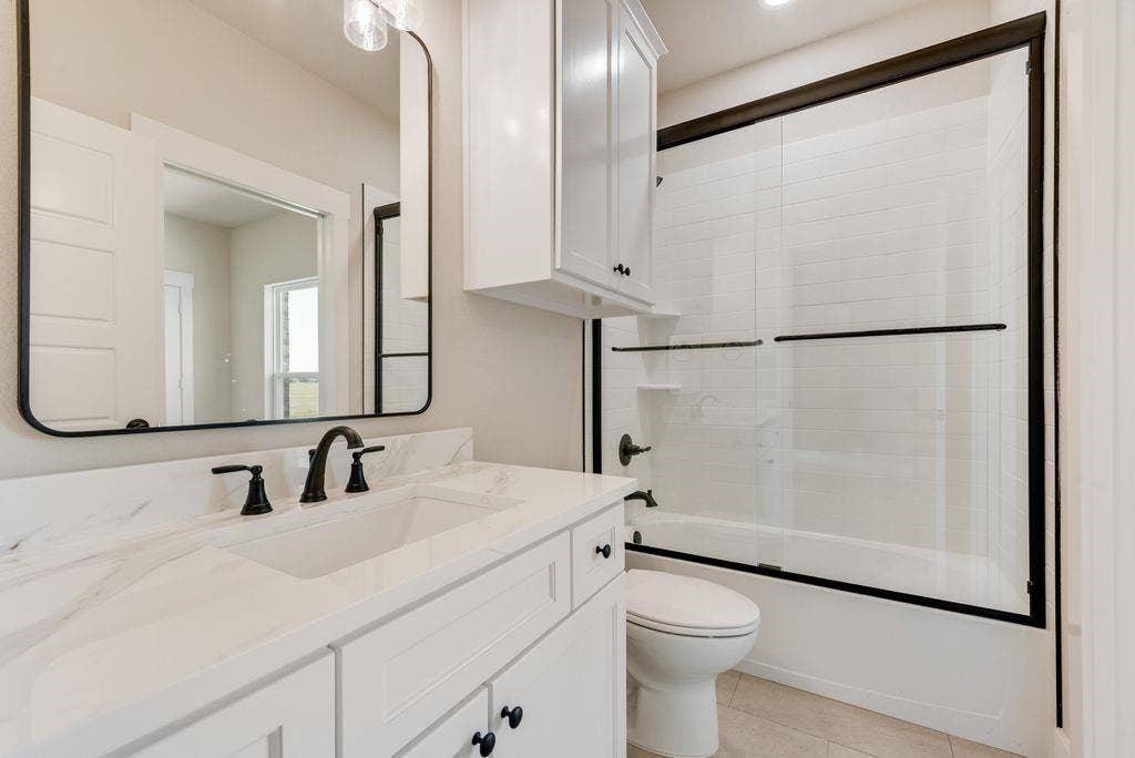 6421 Dalyn Drive, Midlothian, TX 76065 6421 Dalyn Drive, Midlothian, TX 76065